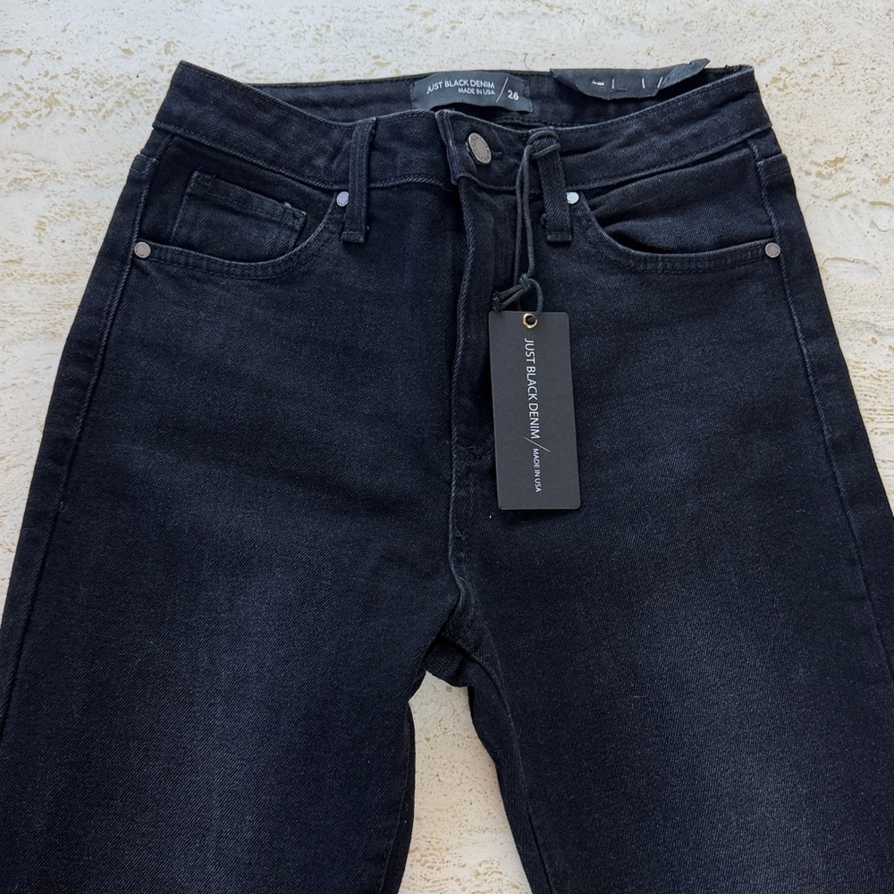 Just Black Denim - Washed Black Vintage Crop
Flare - BP420J - women’s size 26 - Picture 3 of 12